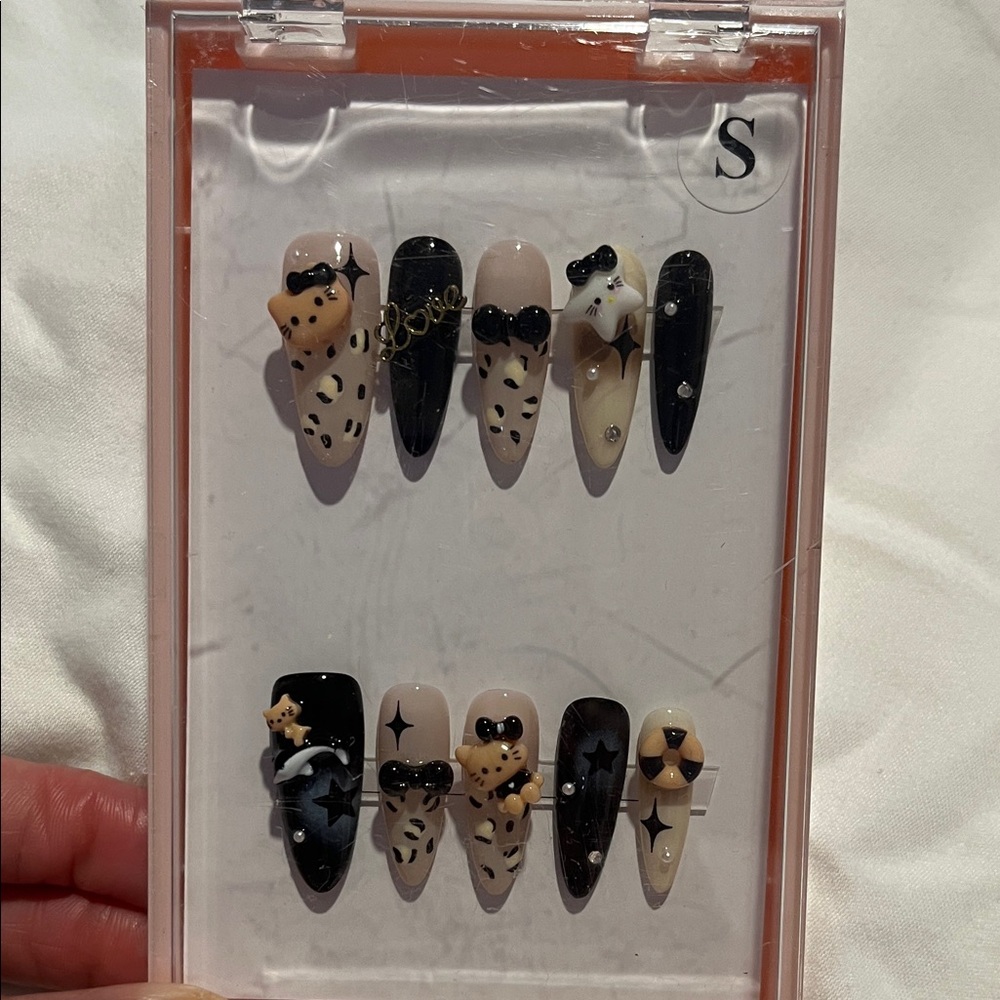 Black and Nude Nail Art Set